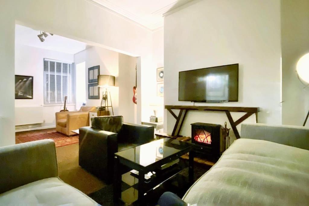 Urban Music Style Townhouse In Swansea City Center 외부 사진